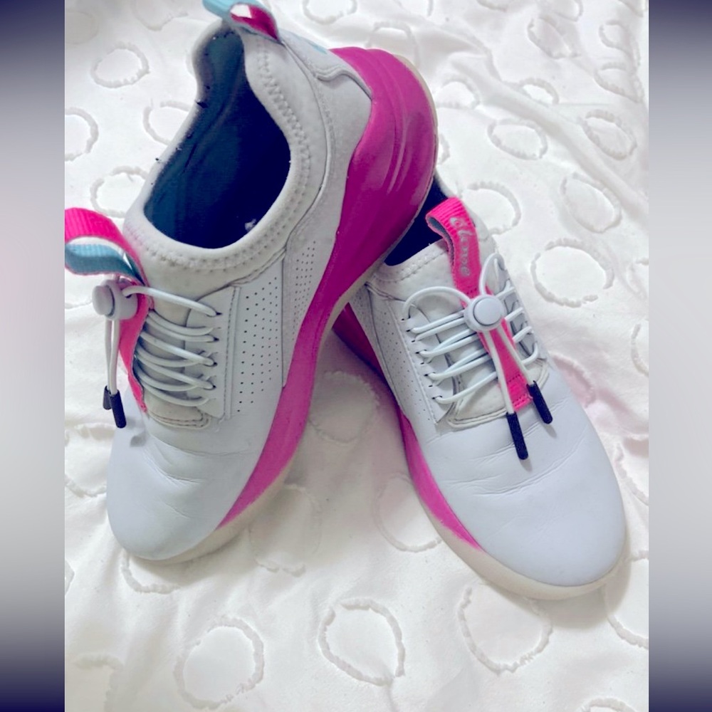Clove Nursing Shoes